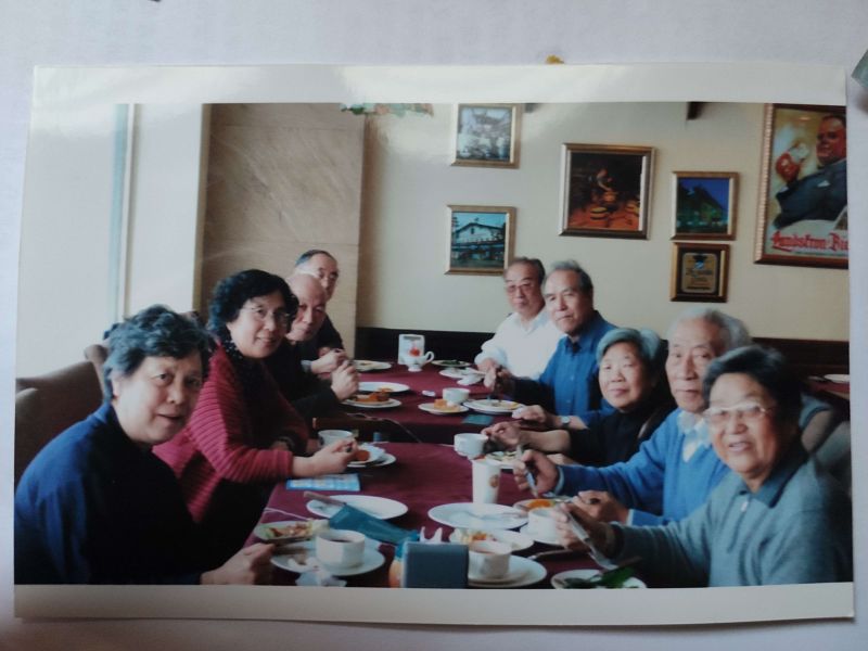 2009年4月，老民间室成员聚会，参与人：张宝坤夫妇、马昌仪夫妇、祁连休、裴效维、吕薇芬、仁钦道尔吉、肖莉.jpg